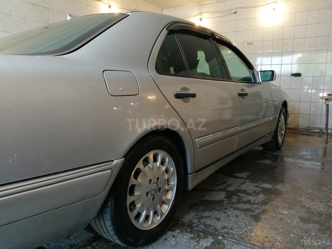 Mercedes E 230 1997, 295,000 km - 2.3 l - Bakı