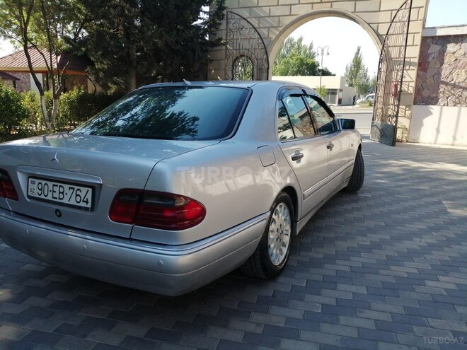 Mercedes E 230 1997, 295,000 km - 2.3 l - Bakı
