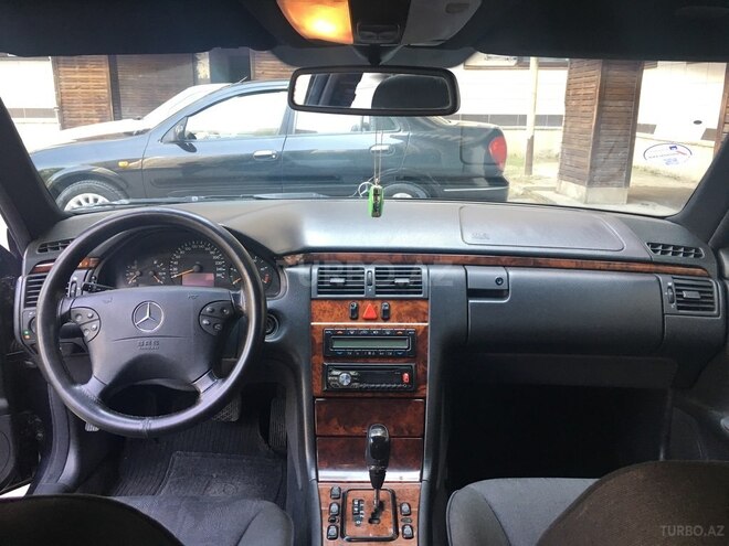Mercedes E 270 1999, 225,000 km - 2.7 l - Bakı