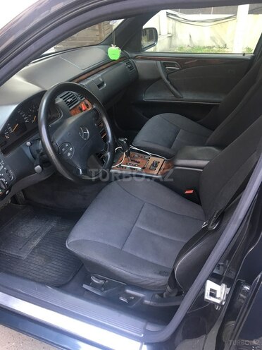 Mercedes E 270 1999, 225,000 km - 2.7 l - Bakı