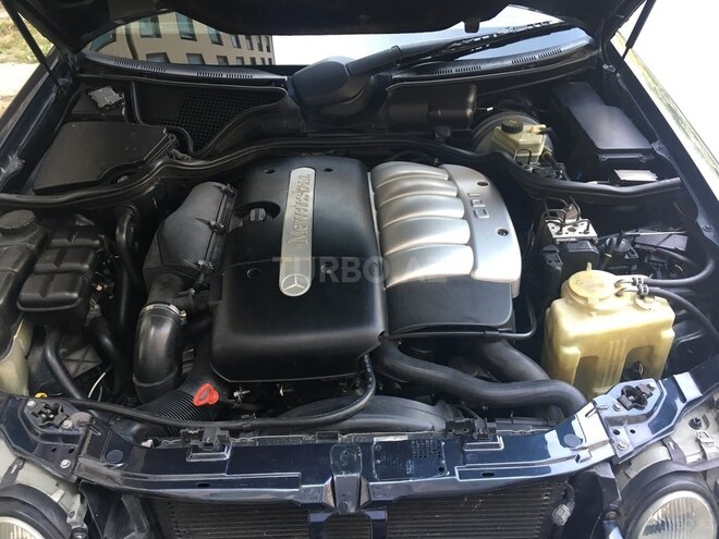 Mercedes E 270 1999, 225,000 km - 2.7 l - Bakı