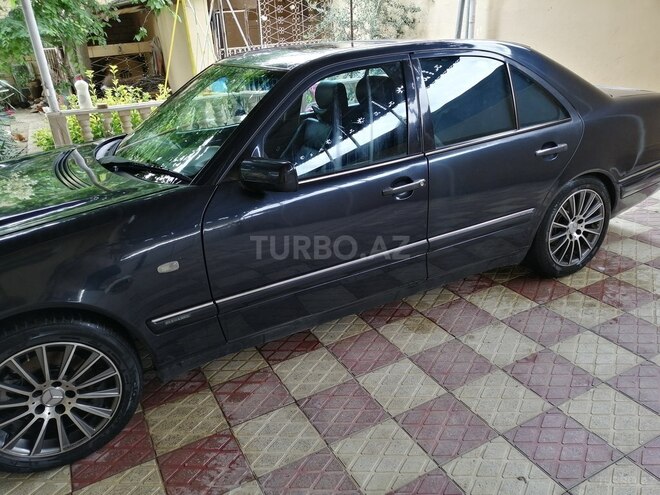 Mercedes E 280 1997, 305,018 km - 2.8 l - Bakı