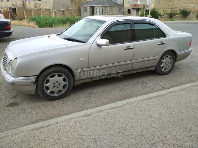 Mercedes E 230 1996, 296,000 km - 2.3 l - Bakı