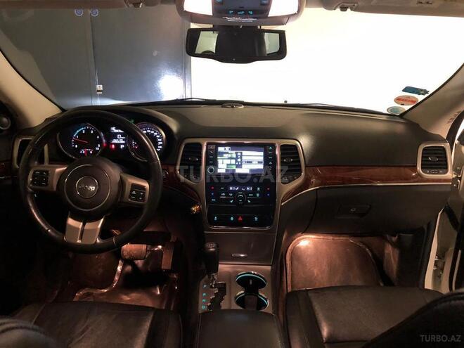 Jeep Grand Cherokee 2012, 155,000 km - 3.0 л - Qax