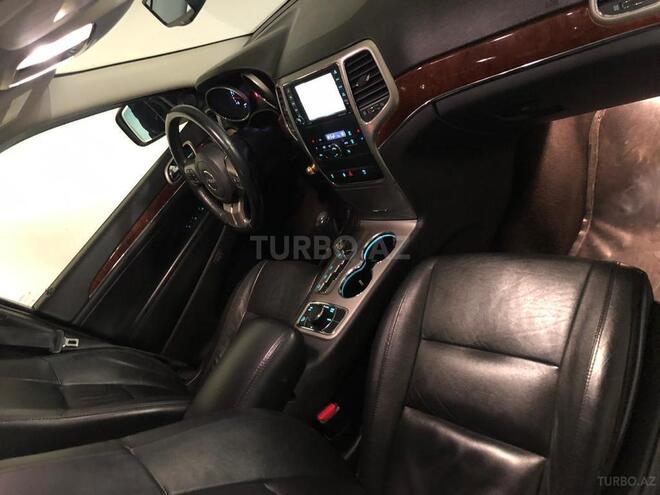 Jeep Grand Cherokee 2012, 155,000 km - 3.0 л - Qax
