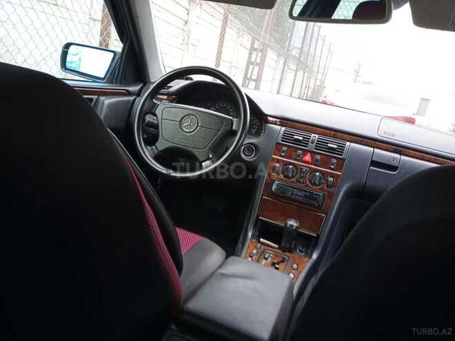 Mercedes E 200 1999, 254,000 km - 2.0 l - Bakı