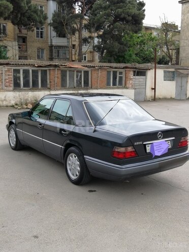 Mercedes E 220 1994, 425,621 km - 2.2 l - Bakı