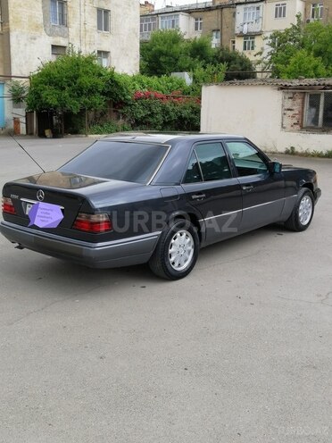 Mercedes E 220 1994, 425,621 km - 2.2 l - Bakı
