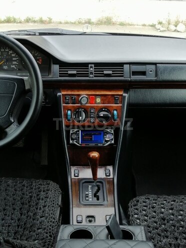 Mercedes E 220 1994, 425,621 km - 2.2 l - Bakı