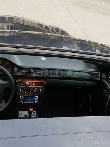 Mercedes E 220 1994, 425,621 km - 2.2 l - Bakı