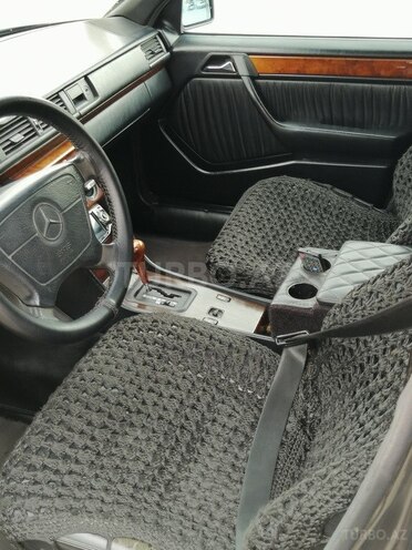 Mercedes E 220 1994, 425,621 km - 2.2 l - Bakı