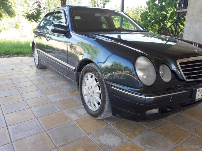 Mercedes E 270 2000, 335,200 km - 2.7 l - Bakı