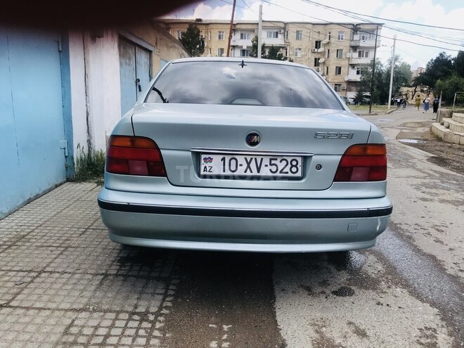 BMW 528 1996, 321,000 km - 2.8 л - Xırdalan