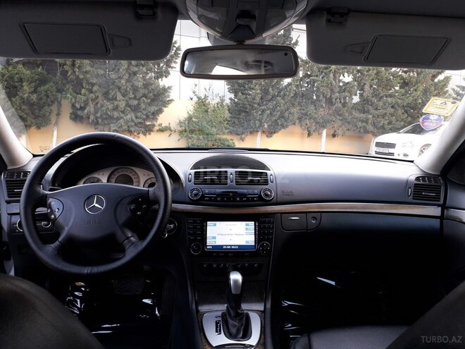 Mercedes E 240 2004, 218,321 km - 2.6 л - Bakı