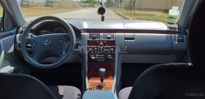Mercedes E 240 2000, 276,000 km - 2.6 л - Bakı