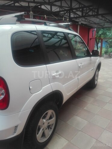 Chevrolet Niva 2016, 90,000 km - 1.7 l - Qusar