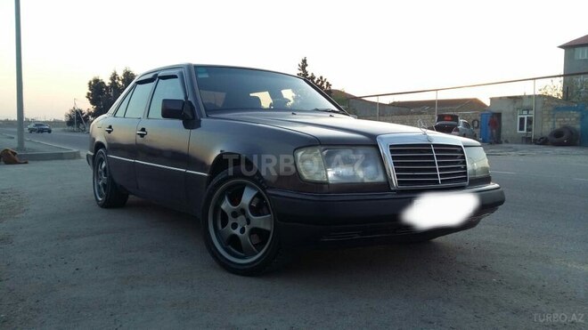 Mercedes E 200 1992, 250,000 km - 2.0 l - Bakı