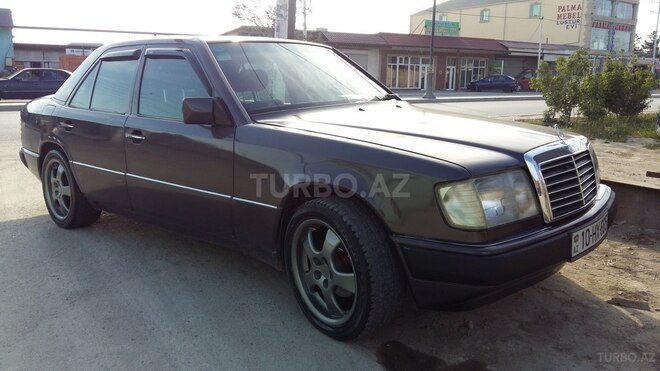 Mercedes E 200 1992, 250,000 km - 2.0 l - Bakı