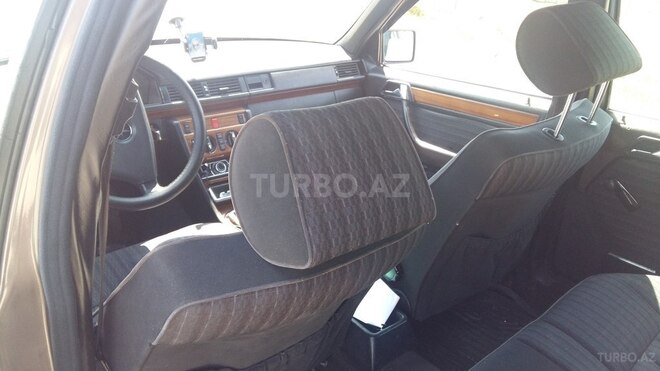 Mercedes E 200 1992, 250,000 km - 2.0 l - Bakı