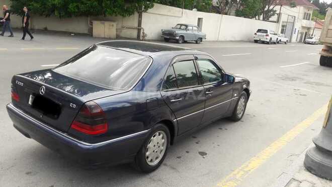 Mercedes C 220 1998, 260,000 km - 2.2 l - Bakı