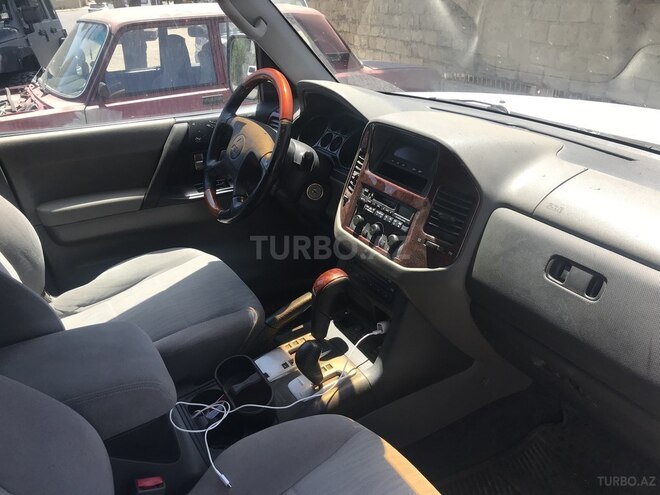 Mitsubishi Pajero 2002, 107,000 km - 3.0 l - Bakı
