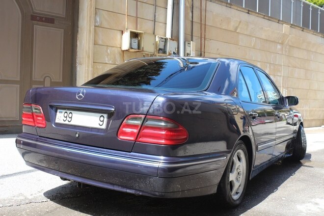 Mercedes E 270 2000, 300,000 km - 2.7 л - Bakı