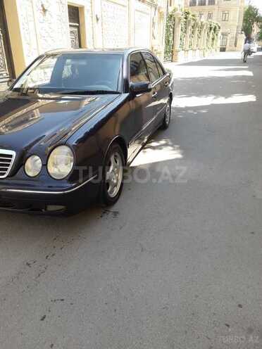 Mercedes E 270 2000, 300,000 km - 2.7 л - Bakı