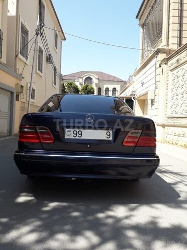 Mercedes E 270 2000, 300,000 km - 2.7 л - Bakı