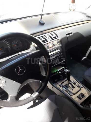 Mercedes E 270 2000, 300,000 km - 2.7 л - Bakı