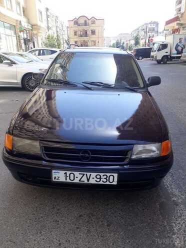 Opel Astra 1994, 330,000 km - 1.6 л - Bakı