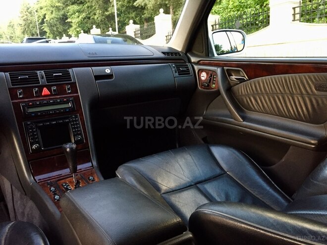 Mercedes E 240 2000, 191,997 km - 2.6 l - Zaqatala