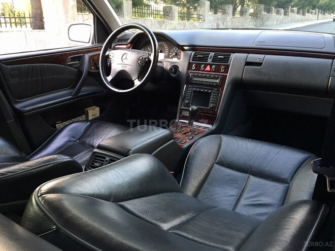 Mercedes E 240 2000, 191,997 km - 2.6 l - Zaqatala