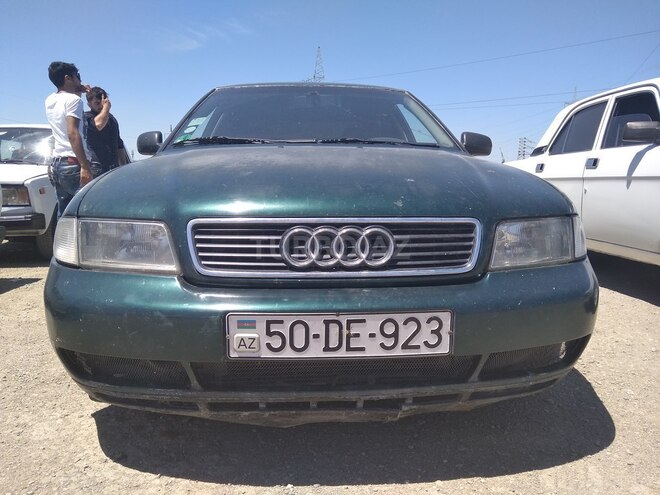 Audi A4 1995, 387,600 km - 1.8 l - Sumqayıt