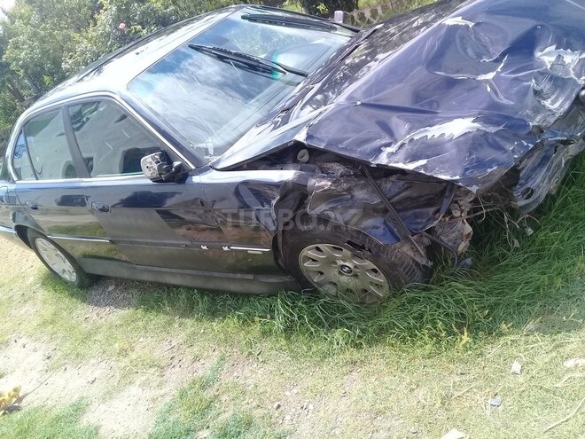 BMW 735 1999, 250,000 km - 3.5 l - Şirvan