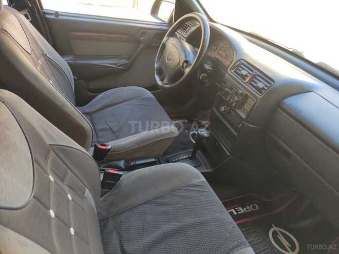 Opel Vectra 1995, 32,560 km - 2.0 l - Bakı
