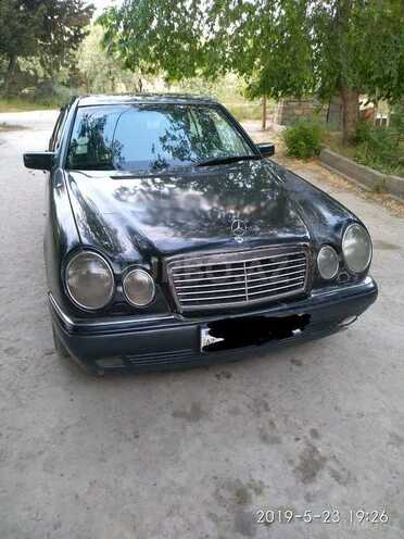 Mercedes E 280 1996, 380,270 km - 2.8 l - Bakı