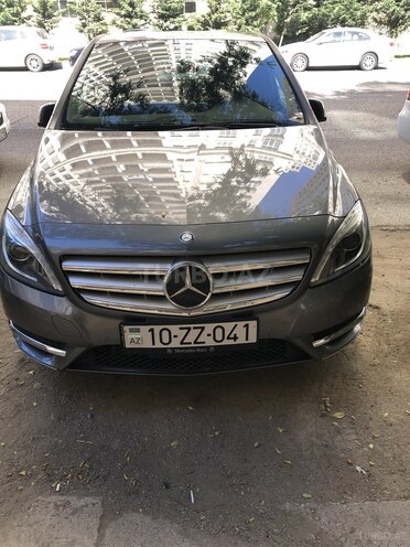 Mercedes B 180 2013, 111,000 km - 1.7 l - Bakı