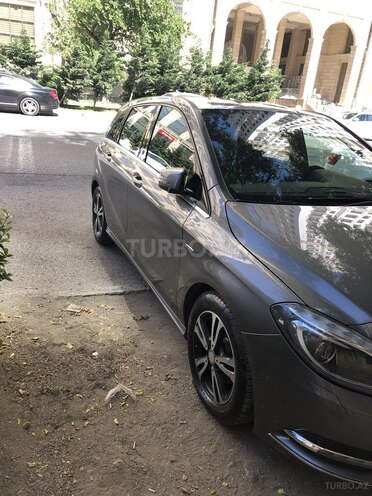 Mercedes B 180 2013, 111,000 km - 1.7 l - Bakı