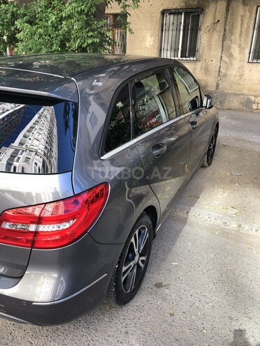 Mercedes B 180 2013, 111,000 km - 1.7 l - Bakı