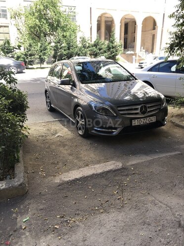 Mercedes B 180 2013, 111,000 km - 1.7 l - Bakı