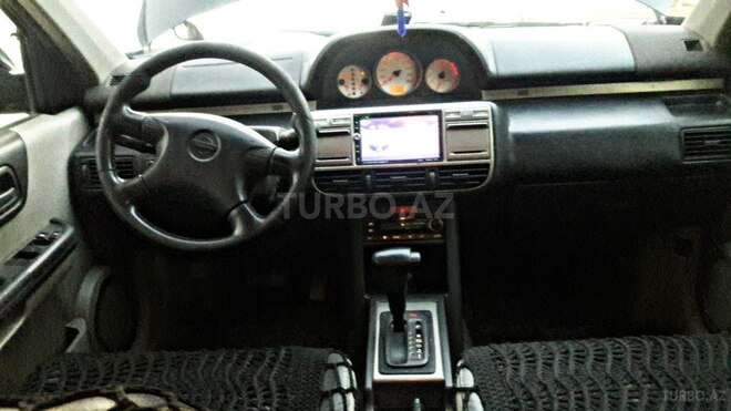 Nissan X-Trail 2002, 179,000 km - 2.0 l - Salyan