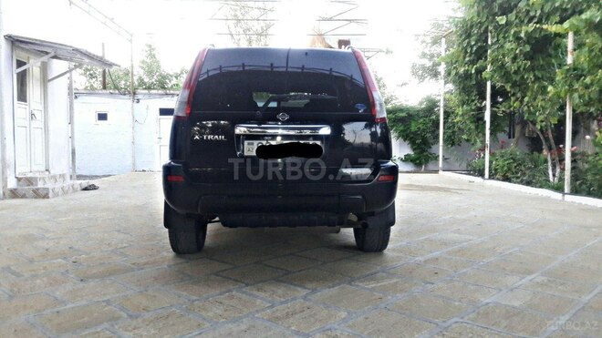 Nissan X-Trail 2002, 179,000 km - 2.0 l - Salyan