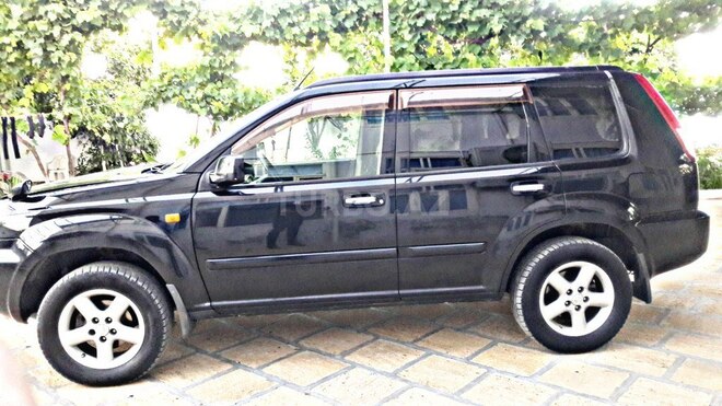 Nissan X-Trail 2002, 179,000 km - 2.0 l - Salyan