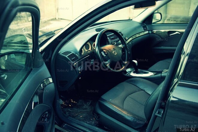 Mercedes E 220 2002, 258,000 km - 2.2 l - Bakı