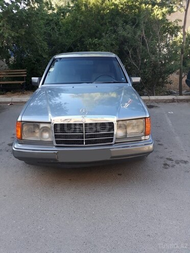 Mercedes E 200 1992, 258,000 km - 2.0 l - Bakı