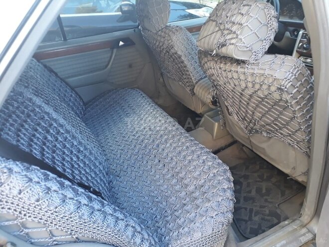 Mercedes E 200 1992, 258,000 km - 2.0 l - Bakı
