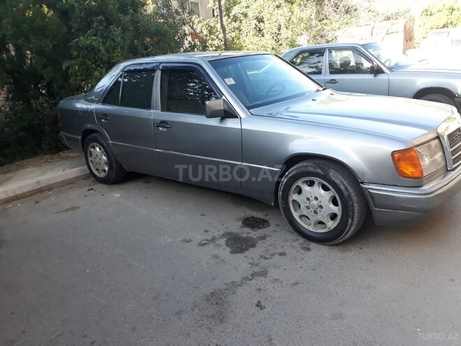 Mercedes E 200 1992, 258,000 km - 2.0 l - Bakı