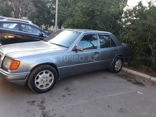 Mercedes E 200 1992, 258,000 km - 2.0 l - Bakı