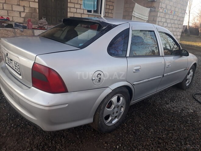 Opel Vectra 1996, 444,867 km - 2.0 л - Bərdə