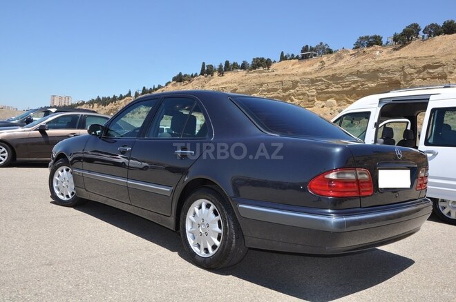 Mercedes E 270 2000, 238,000 km - 2.7 l - Bakı